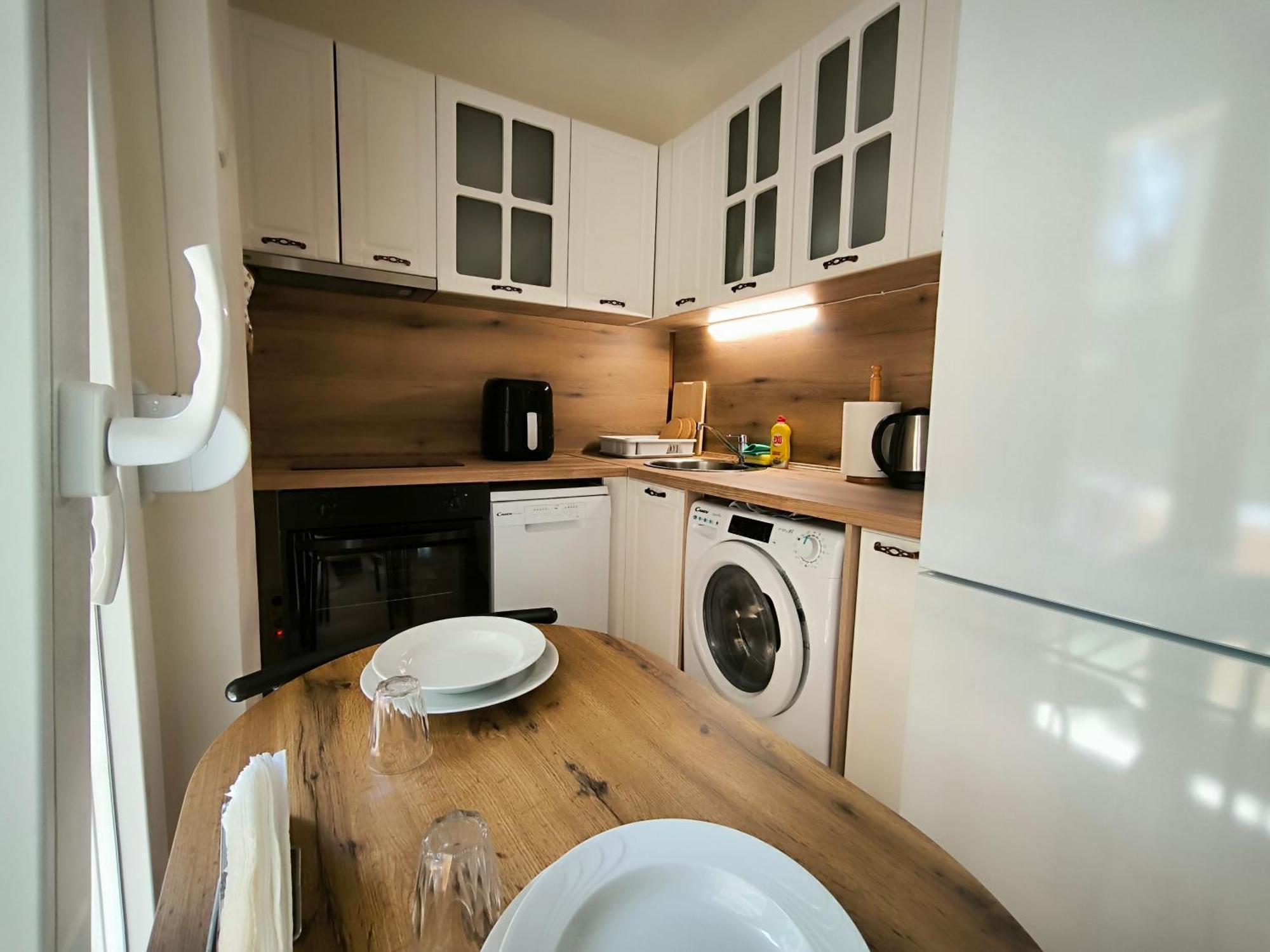 Port View, Veranda, 80 Sqm, Spacious Place For 6 테살로니키 외부 사진