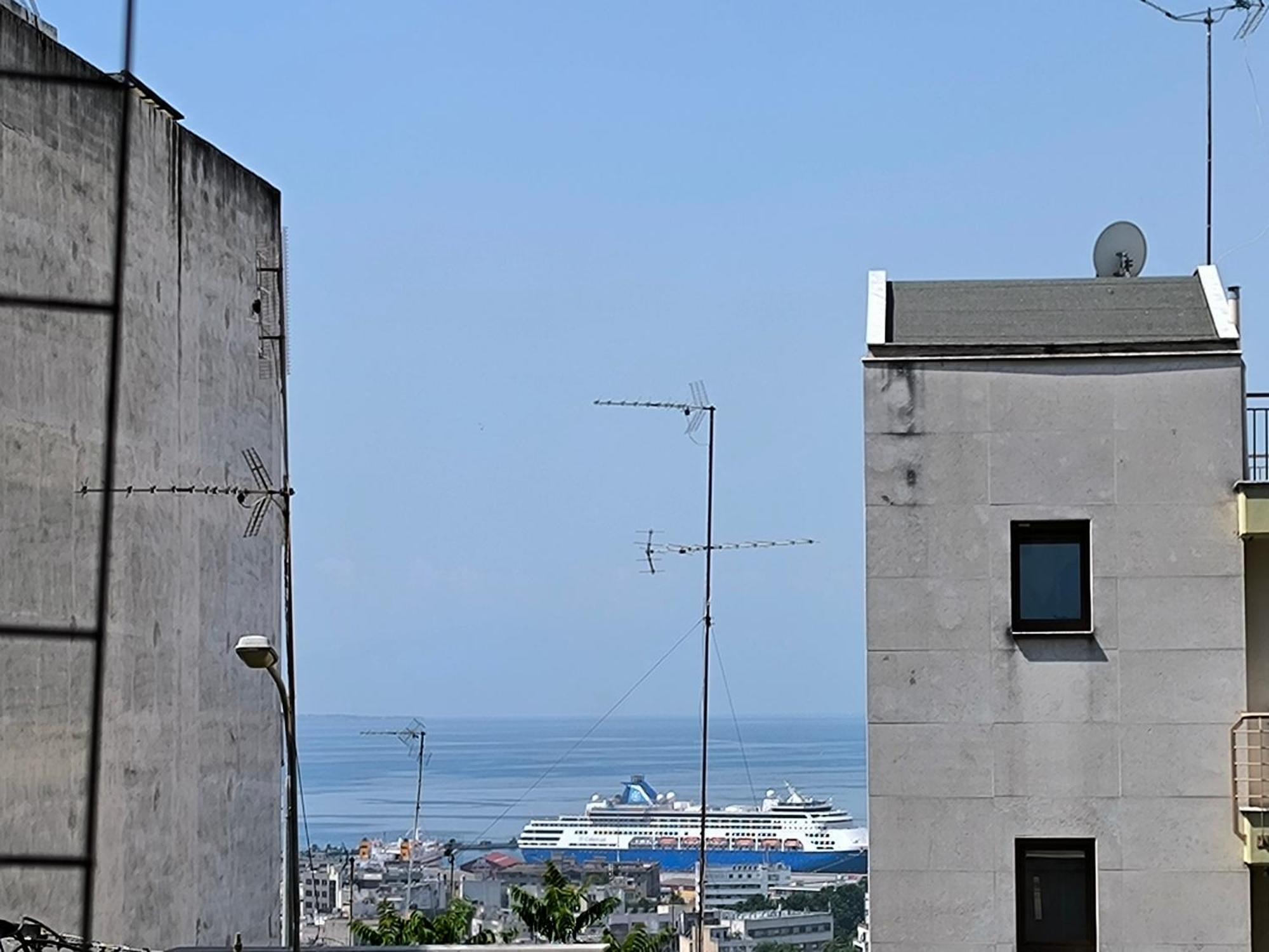 Port View, Veranda, 80 Sqm, Spacious Place For 6 테살로니키 외부 사진